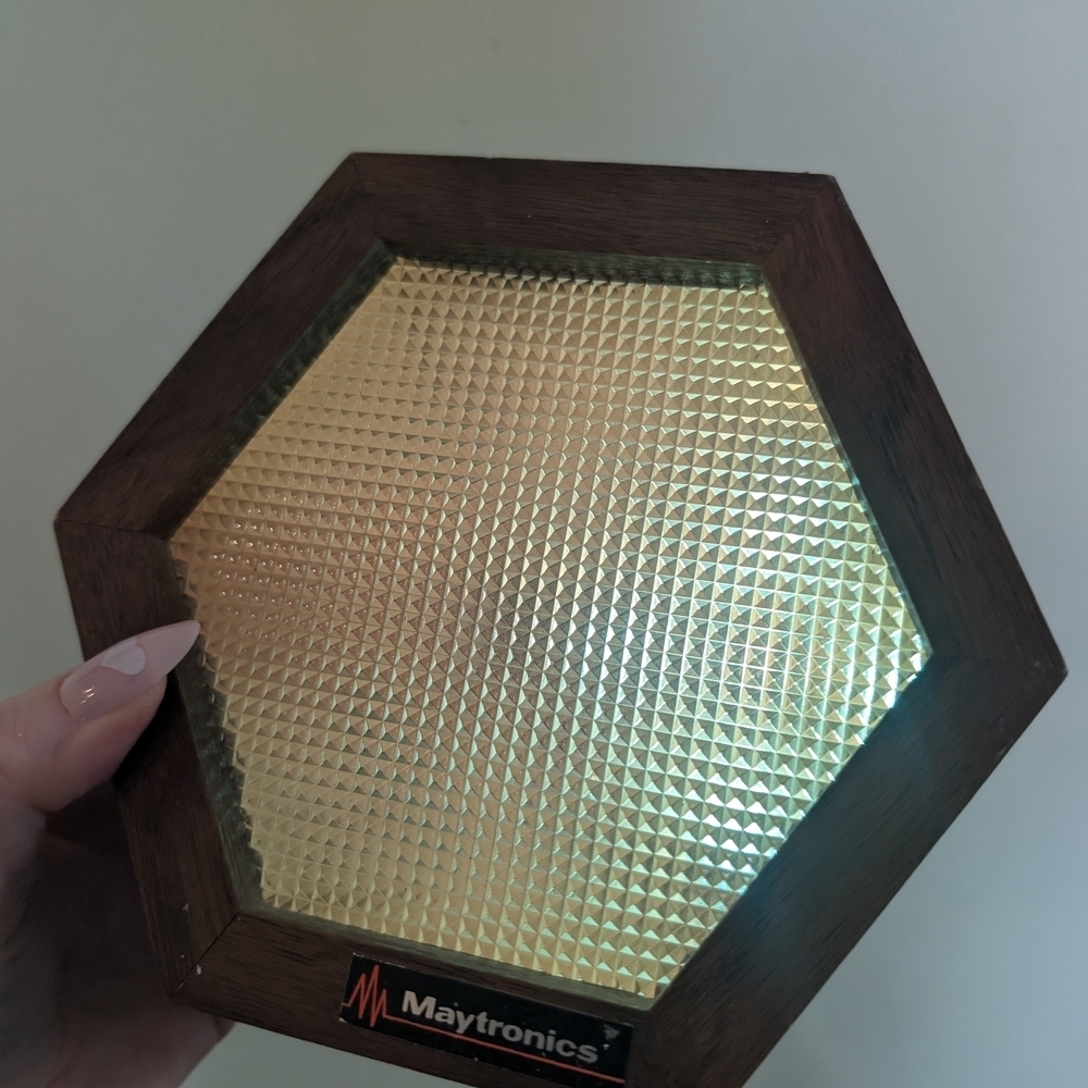Maytronics Hexagonal Reflective Panel - Picture 3 of 8